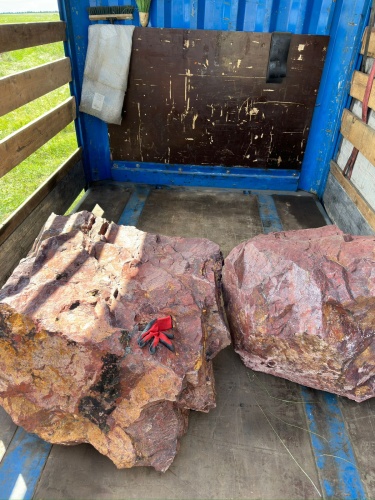 Ландшафтные глыбы красно-фиолетовые 200-1000 килограмм купить в Ялте