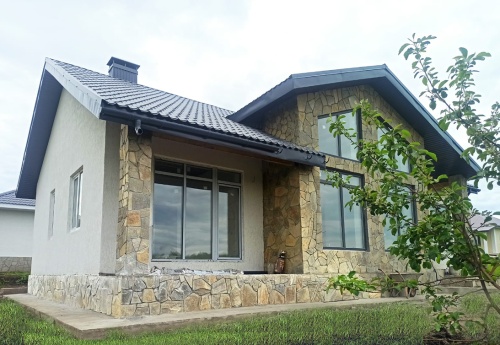 Плитняк златолит Уральский  для фасада купить в Ялте