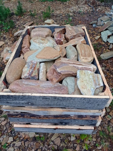 Златолит жёлтый, жёлто-зелёный глыбки и валуны для ланшафтного дизайна купить в Ялте