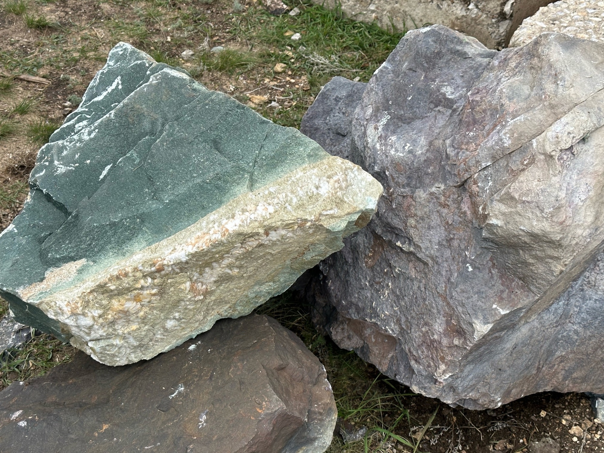 Камни для ландшафтного дизайна зелёные 10-60 килограмм купить в Ялте