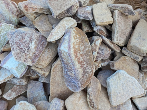 Златолит жёлтый, жёлто-зелёный глыбки и валуны для ланшафтного дизайна купить в Ялте