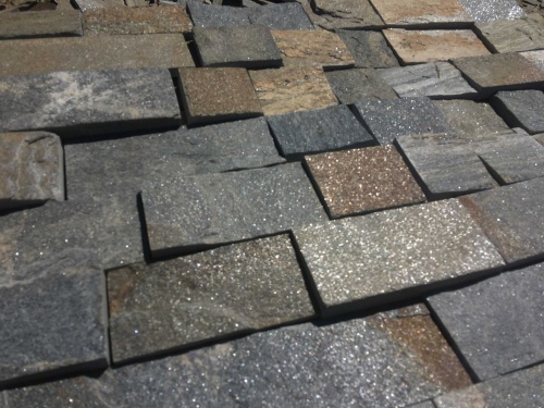 Плитка пилёная златолит Уральский для цоколя, отмостки купить в Ялте