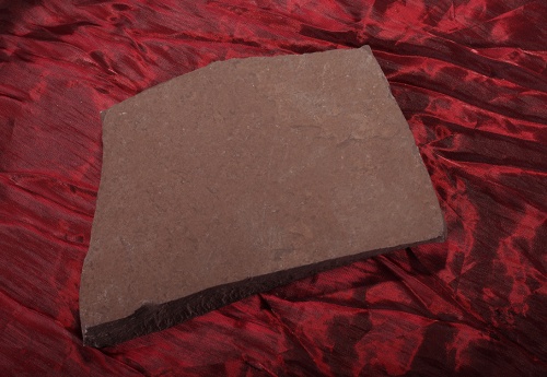 Плитняк лемезит бордовый для цоколя 1,5-2 см купить в Ялте