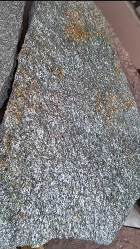 Плитняк златолит серебристый для цоколя, отмостки купить в Ялте