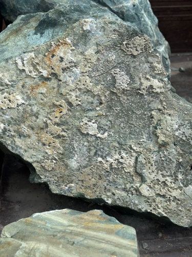 Ландшафтные глыбы зелёные 200-500 килограмм купить в Ялте