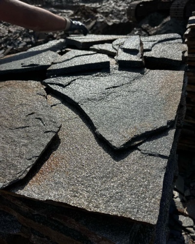 Плитняк златолит серебристый для фасада купить в Ялте